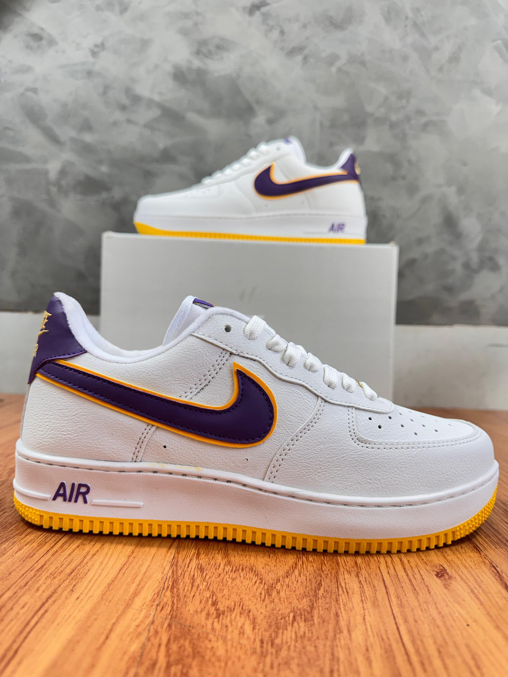 Nike Air Force 1 Lakers Branco Roxo e Amarelo | Estilo Icônico com as ...