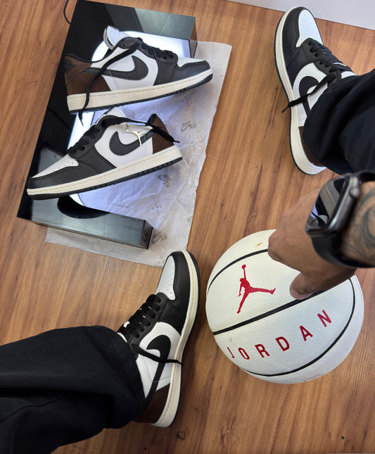 AIR JORDAN 1 LOW MOCHA