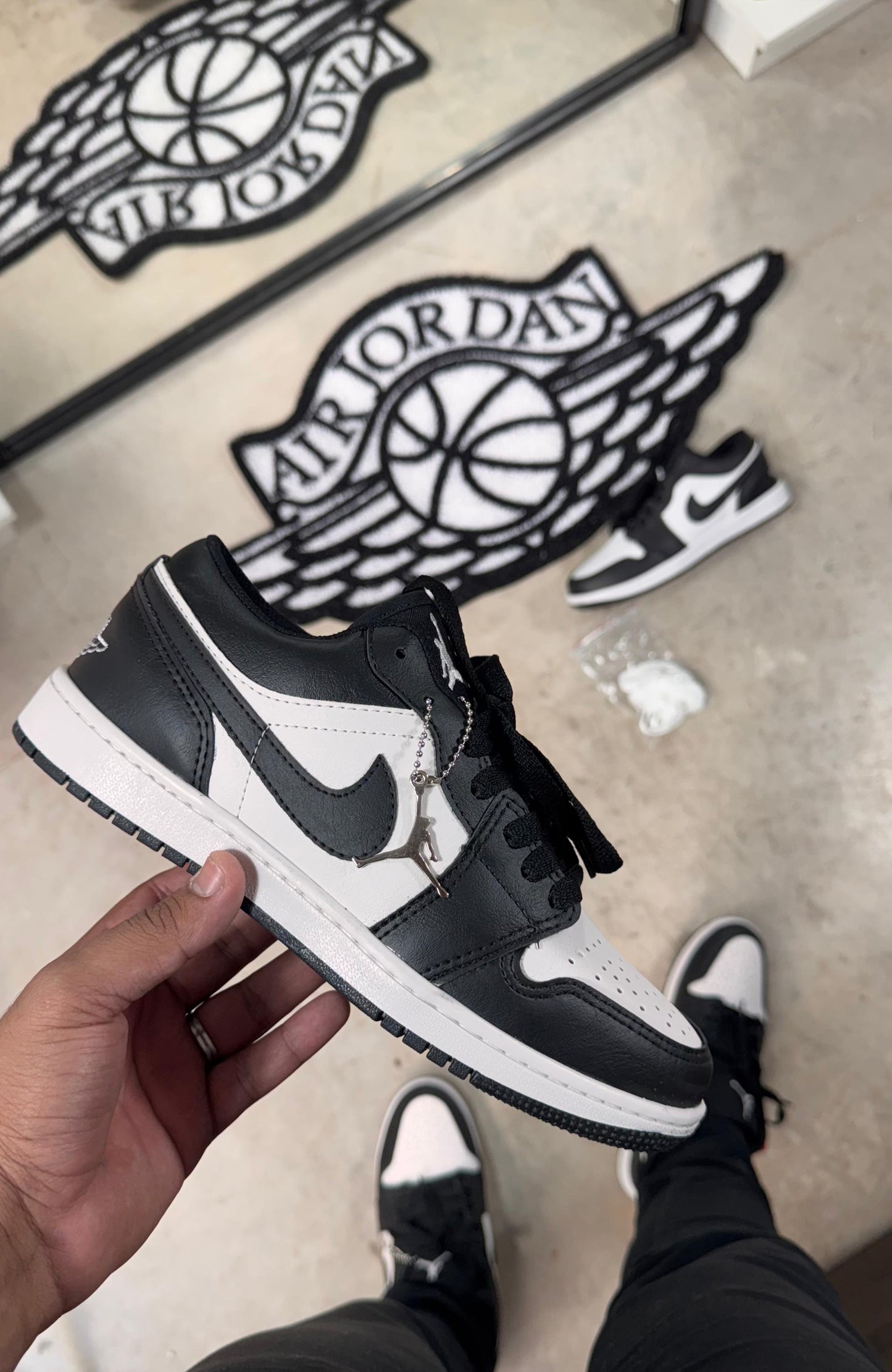AIR JORDAN 1 LOW PANDA