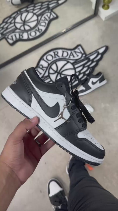 AIR JORDAN 1 LOW PANDA